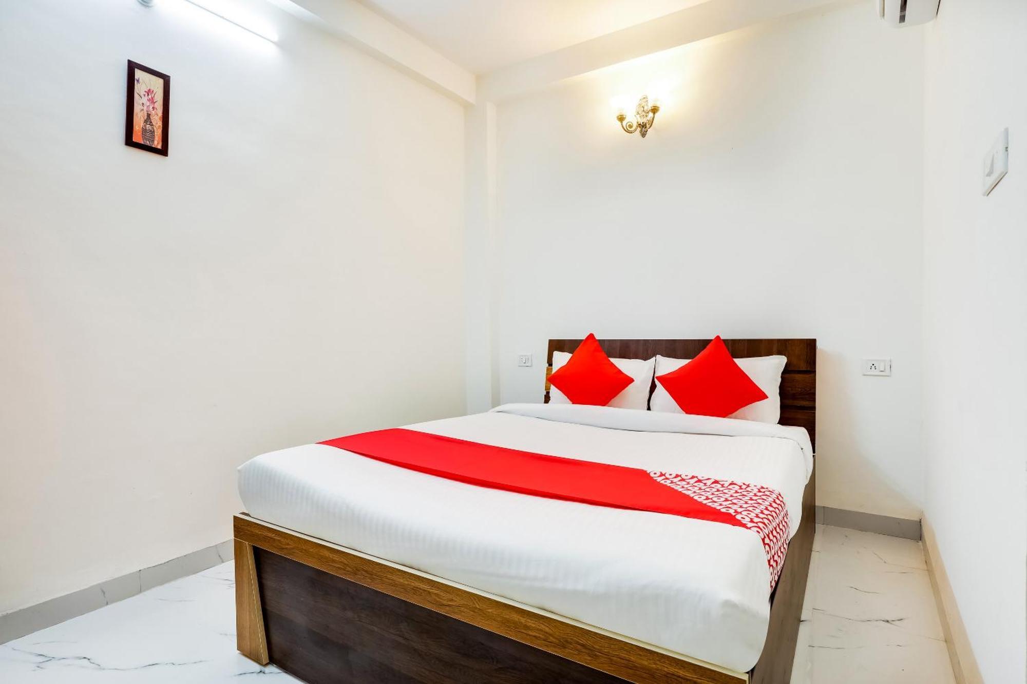 Hotel O Expression إندور المظهر الخارجي الصورة