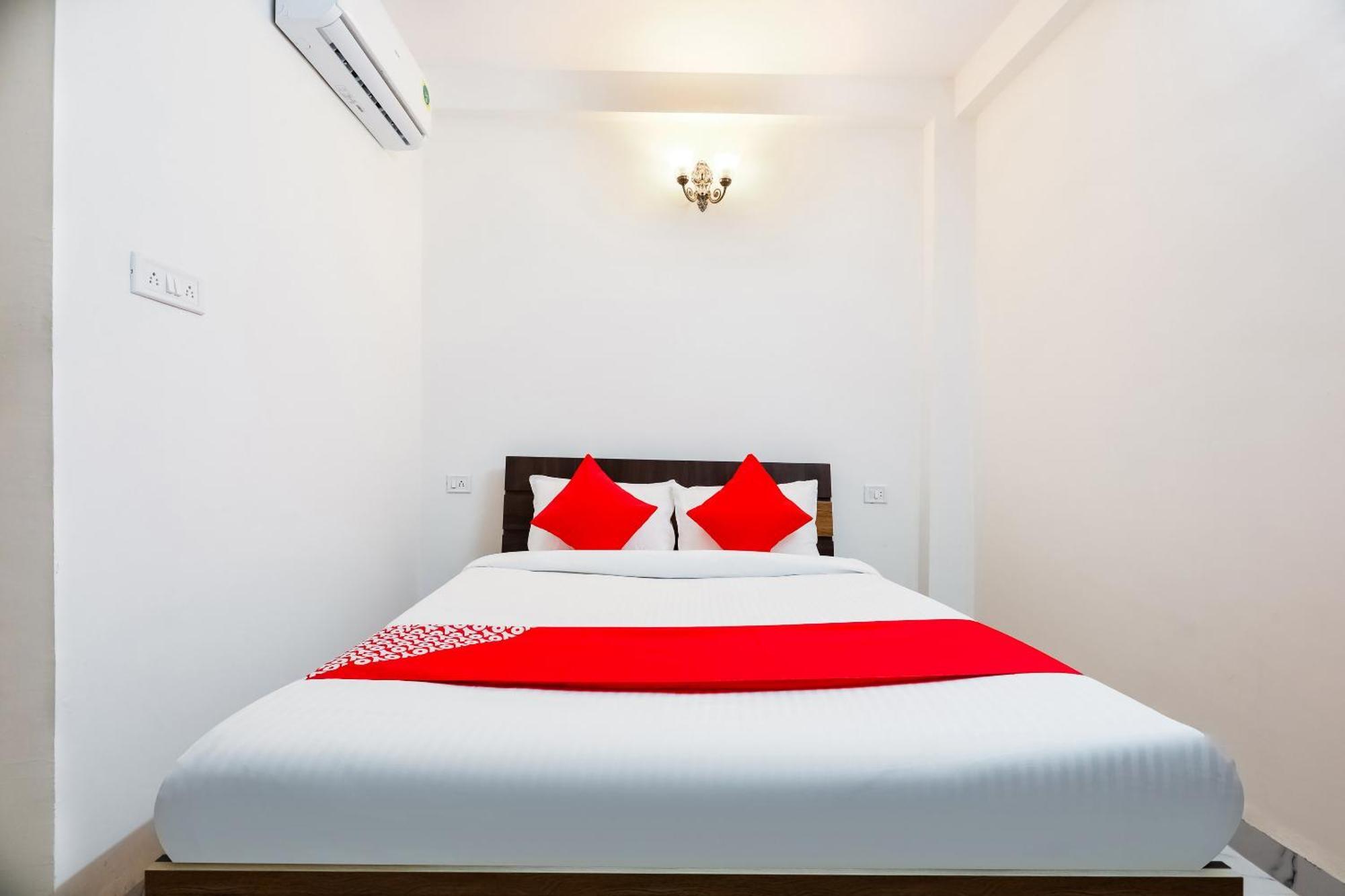 Hotel O Expression إندور المظهر الخارجي الصورة