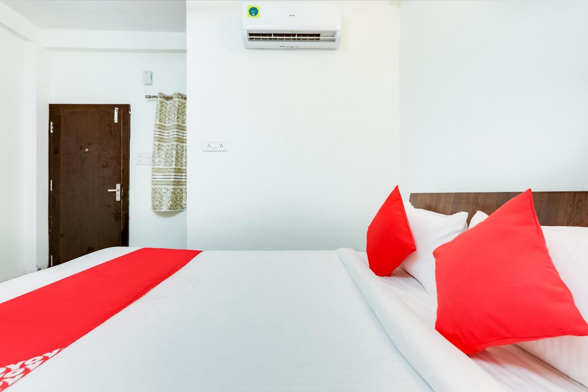 Hotel O Expression إندور المظهر الخارجي الصورة