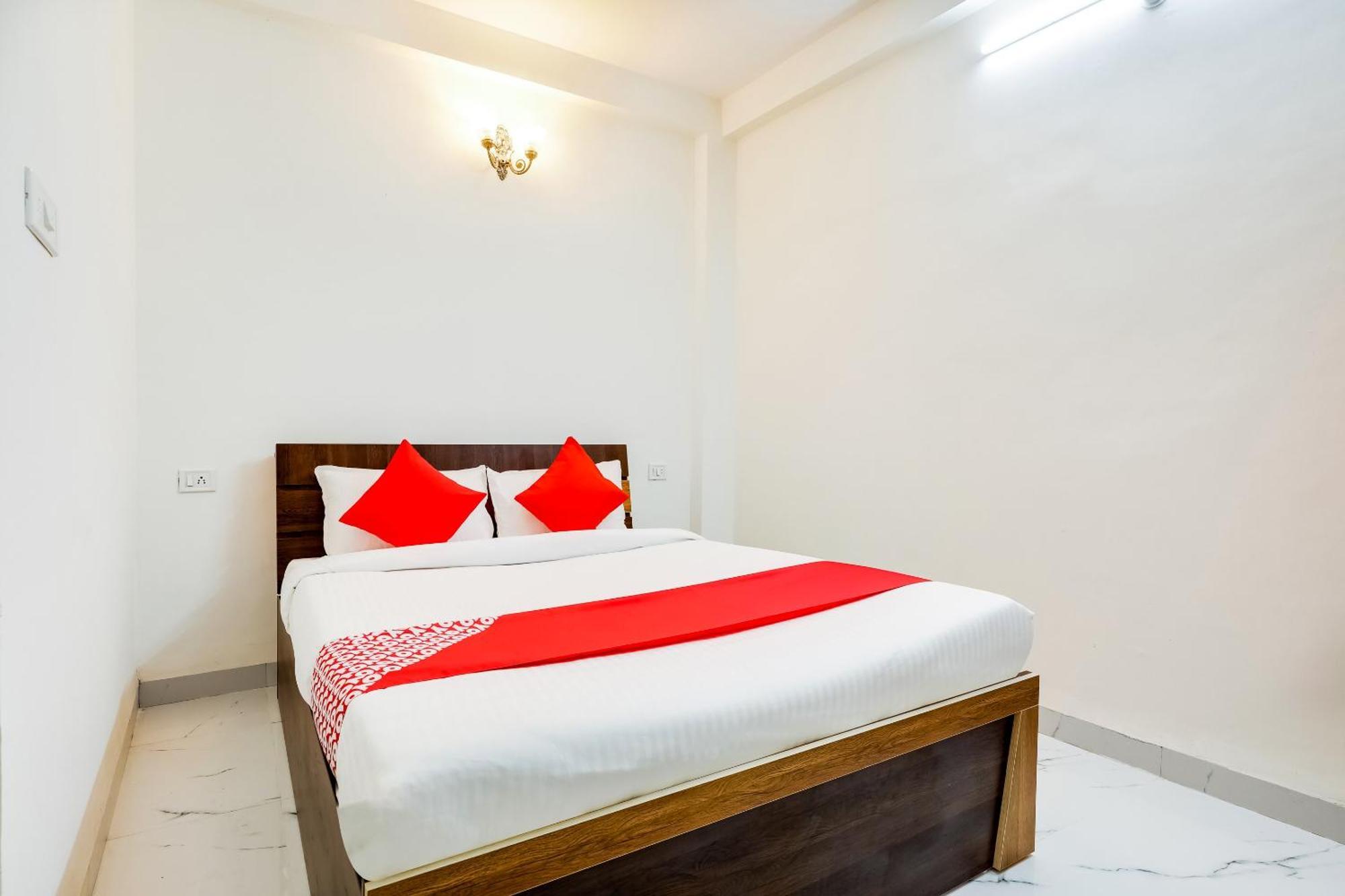 Hotel O Expression إندور المظهر الخارجي الصورة