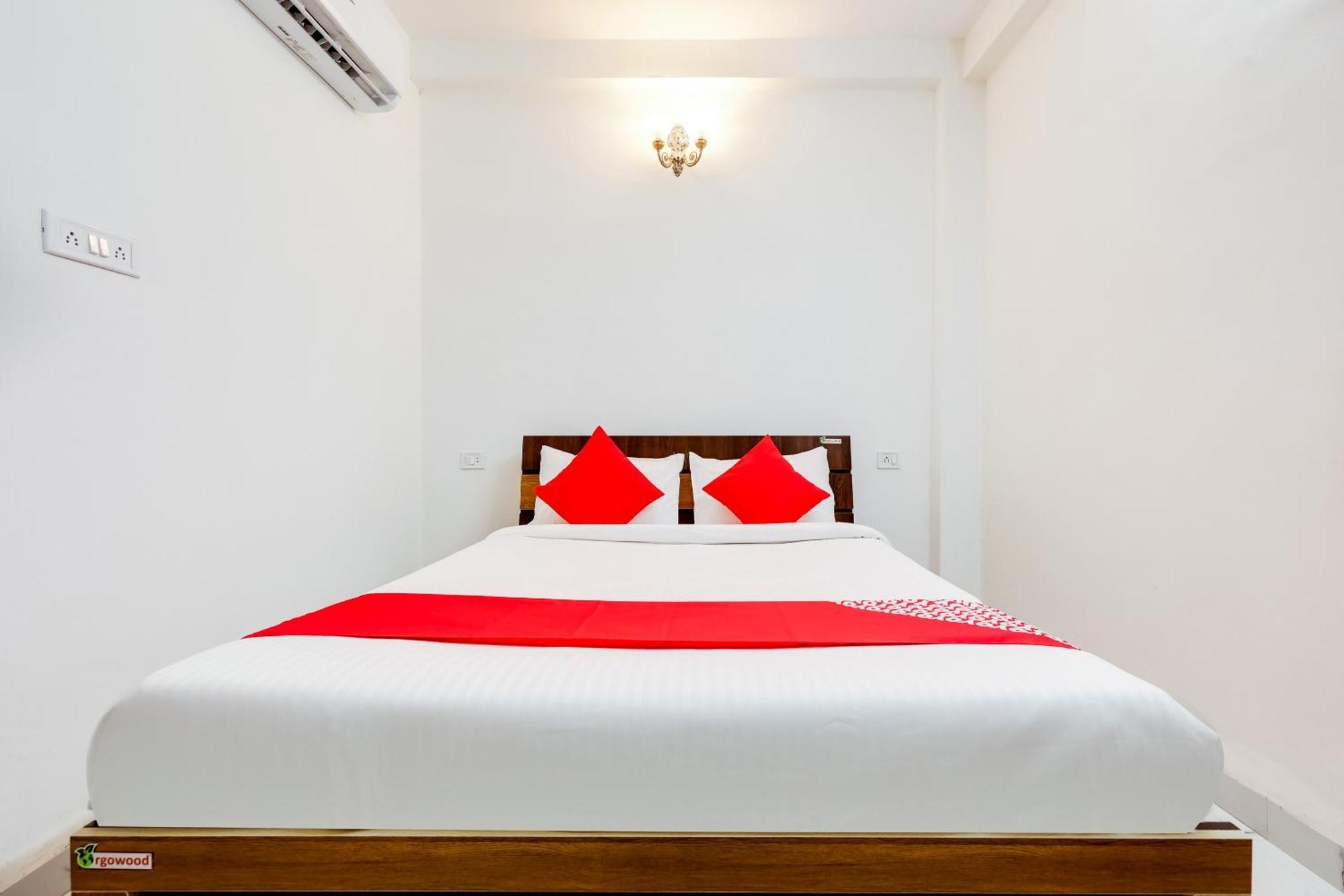 Hotel O Expression إندور المظهر الخارجي الصورة