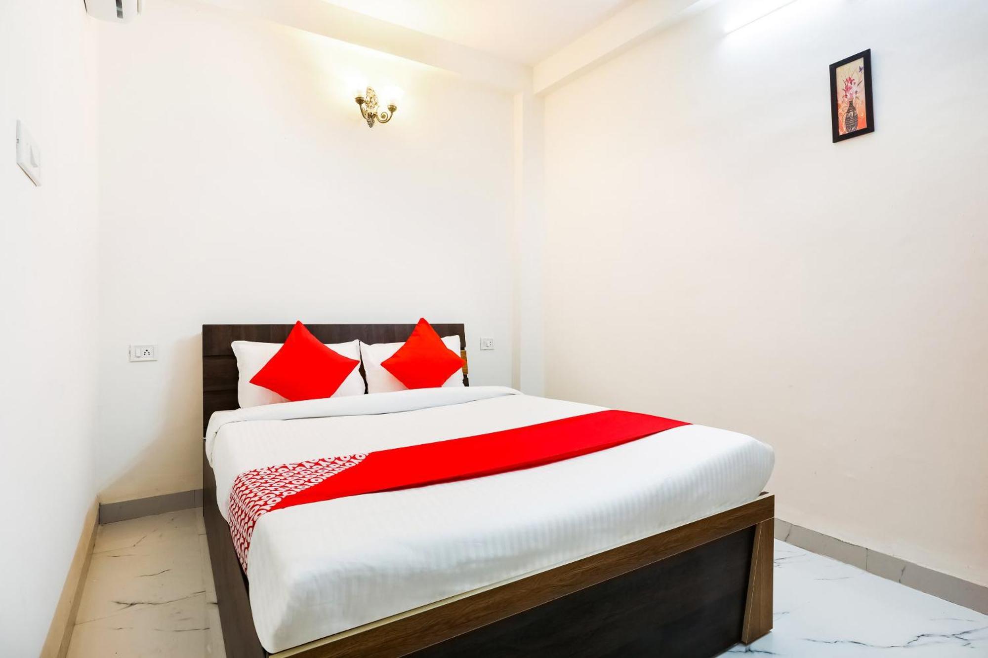 Hotel O Expression إندور المظهر الخارجي الصورة