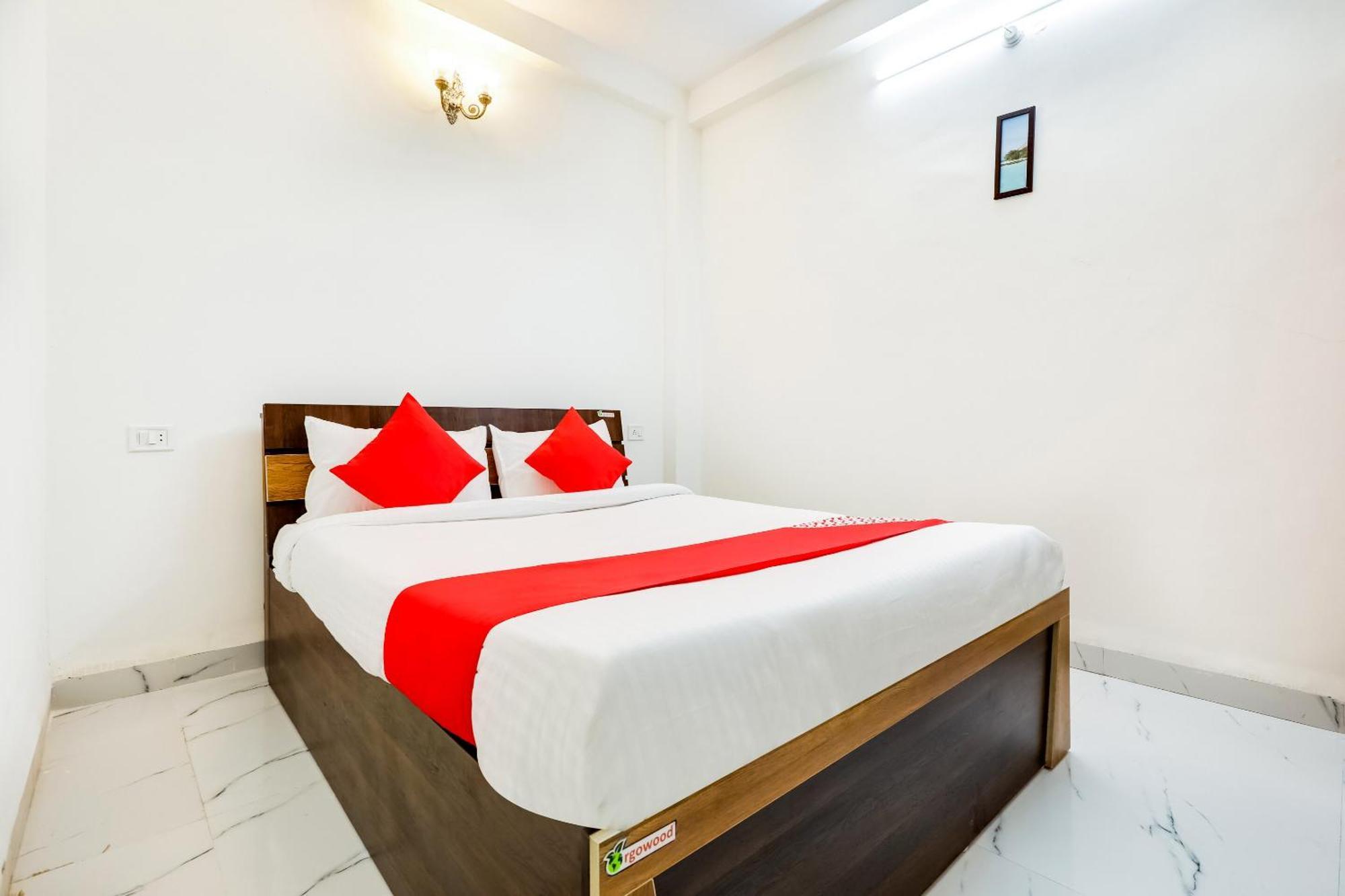 Hotel O Expression إندور المظهر الخارجي الصورة